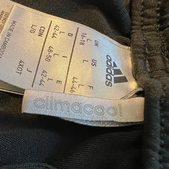 ✨SOLD - Adidas Women’s Climacool Athletic Shorts - Picture 5 of 6